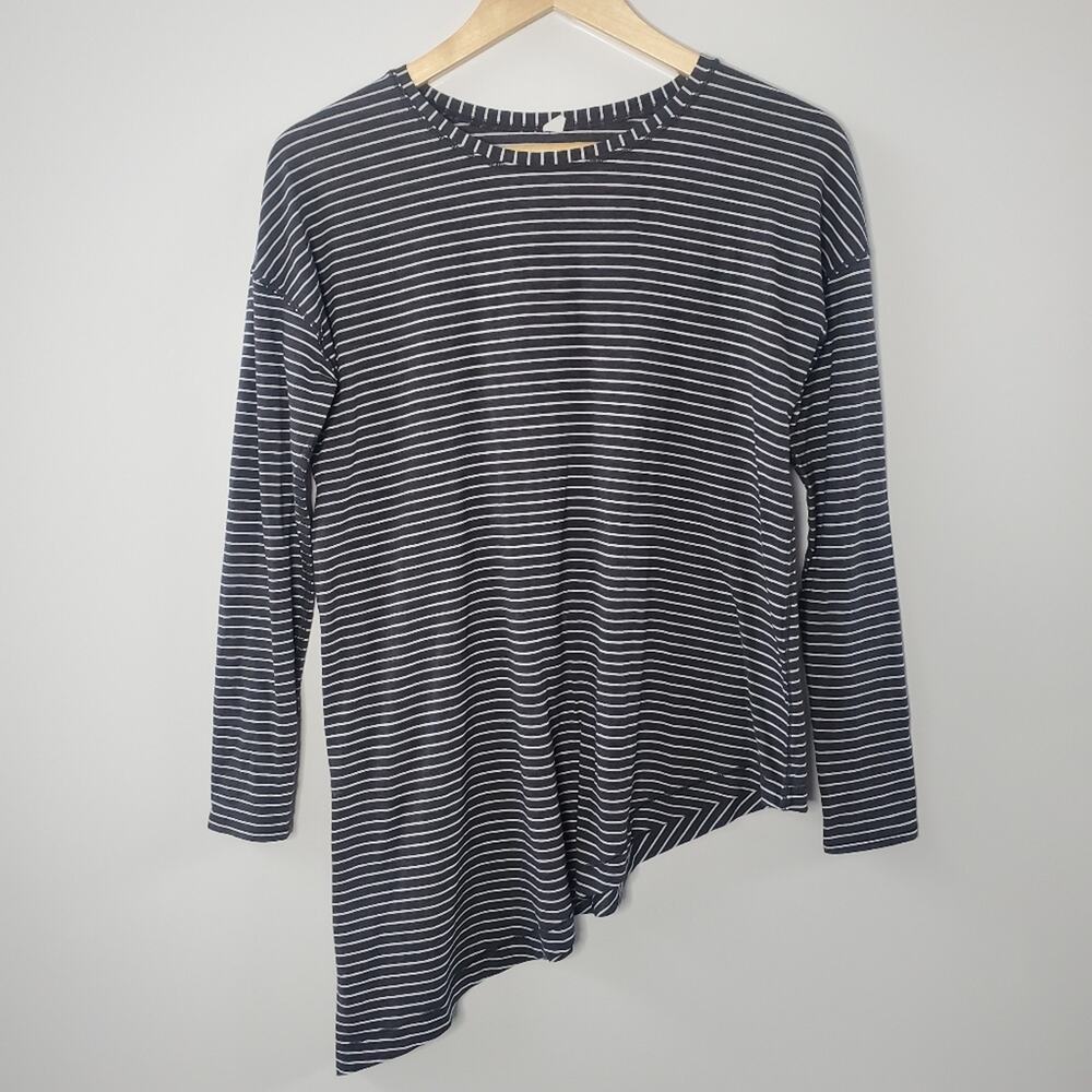 Lululemon To The Point Long Sleeve blackand white side tie shirt